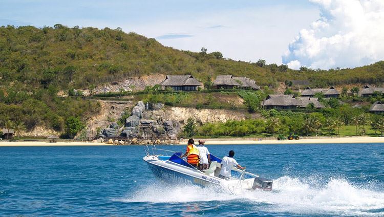 Thuê cano tham quan vịnh Nha Trang - hồ cá Trí Nguyên- Bãi Tranh- Hòn Mun- Hòn Một Thuê cano tham quan vịnh Nha Trang - hồ cá Trí Nguyên- Bãi Tranh- Hòn Mun- Hòn Một