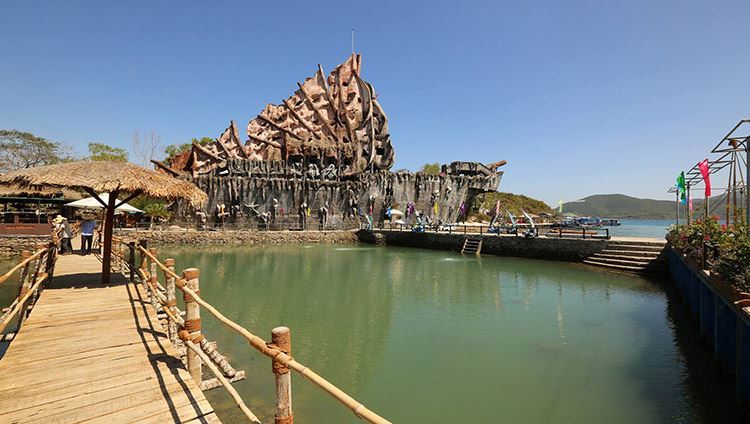 Thuê cano tham quan vịnh Nha Trang - hồ cá Trí Nguyên- Bãi Tranh- Hòn Mun- Hòn Một Thuê cano tham quan vịnh Nha Trang - hồ cá Trí Nguyên- Bãi Tranh- Hòn Mun- Hòn Một