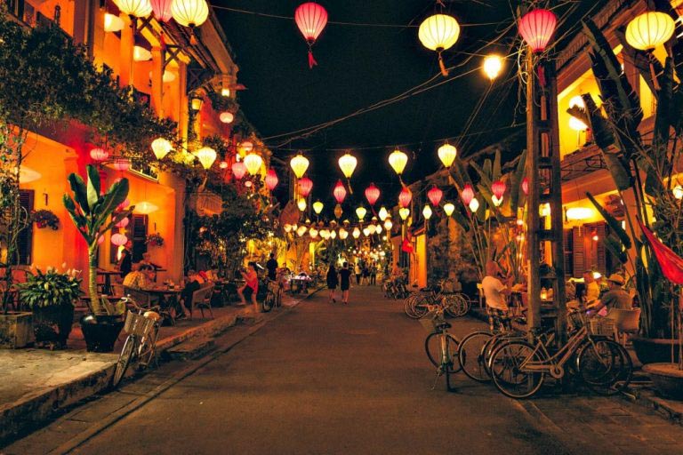 Tour Đà Nẵng – Huế – Quảng Bình – Đà Nẵng 5 ngày 4 đêm Tour Đà Nẵng – Huế – Quảng Bình – Đà Nẵng 5 ngày 4 đêm